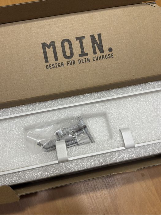 Вішалка для одягу