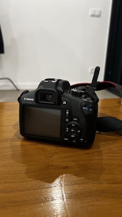 Canon EOS 1300D + 18-55 efs