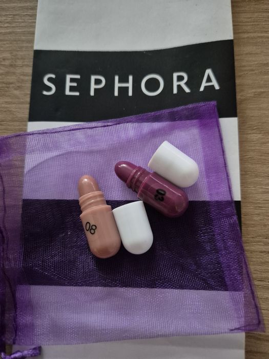 2 mini pomadki kapsułki! Nowe! VELVET CAPSULE LIPSTICKS kolory NUDE i CIEMNY RÓŻ 2 x 1g