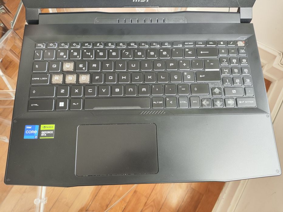 Portátil MSI RTX 4060 i7-13620H 1TB 16GB DDR5