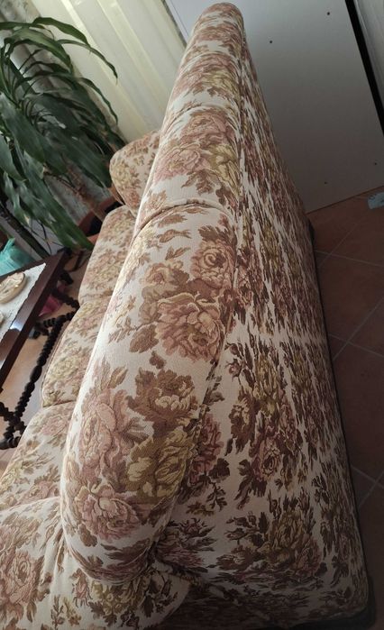 Sofá com três lugares