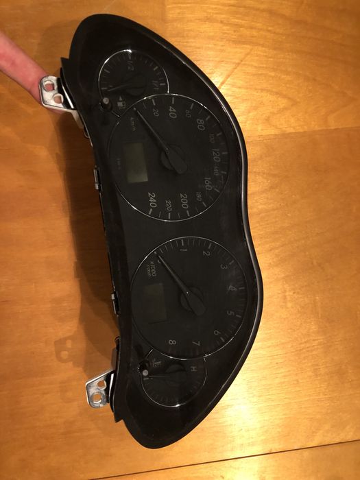 Приборна панель Toyota Avensis 2,0 бензин т25