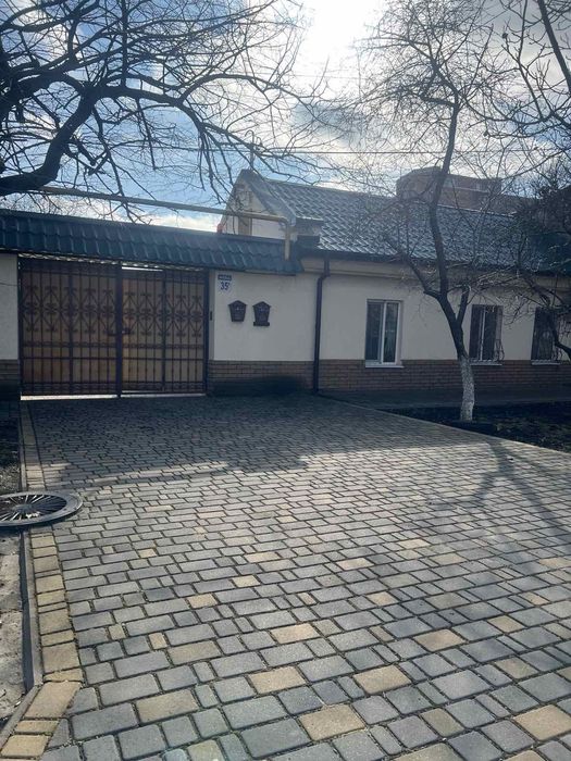 Дом 130 м2 в Хаджибейском районе. Район Шустов, дом в два этажа