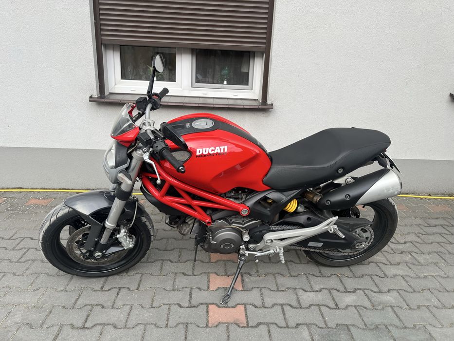 Ducati monster 696
