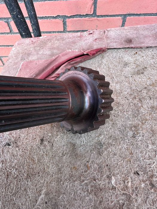 Вал Вом   МТЗ  НОВЫЙ