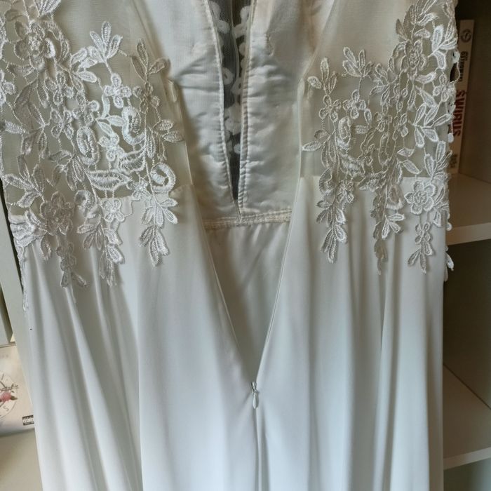 Biała suknia ślubna