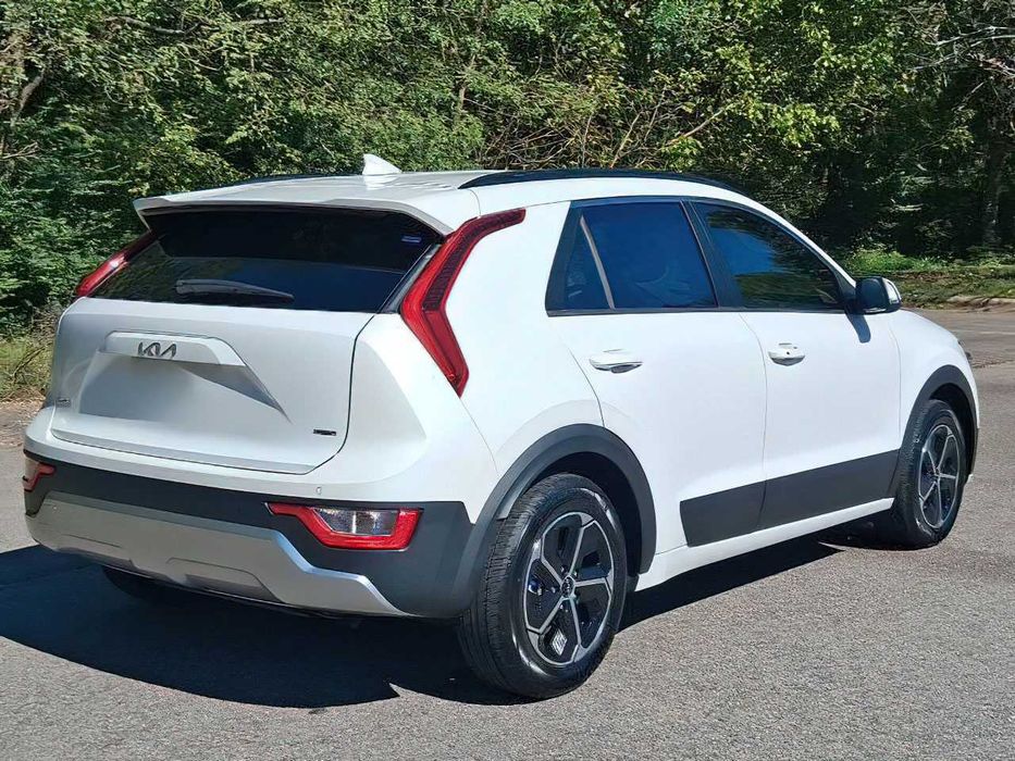 Kia Niro EX      2023