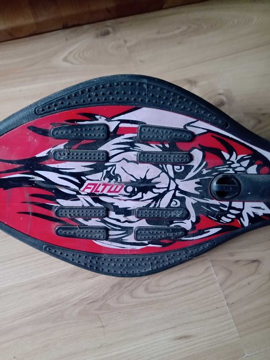 Deskorolka na dwóch kołach waveboard