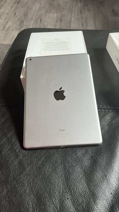 Ipad 6th generation i ipad wifi cell 16 Gb