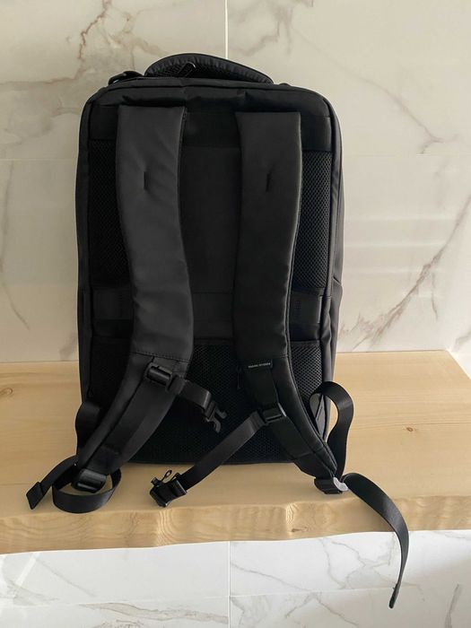Mochila Mark Ryden impermeavel. Nova com etiqueta