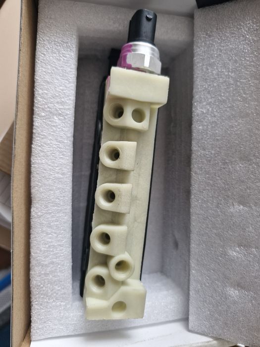 Блок клапанов пневмо мерседес w220 s320 s430 s500