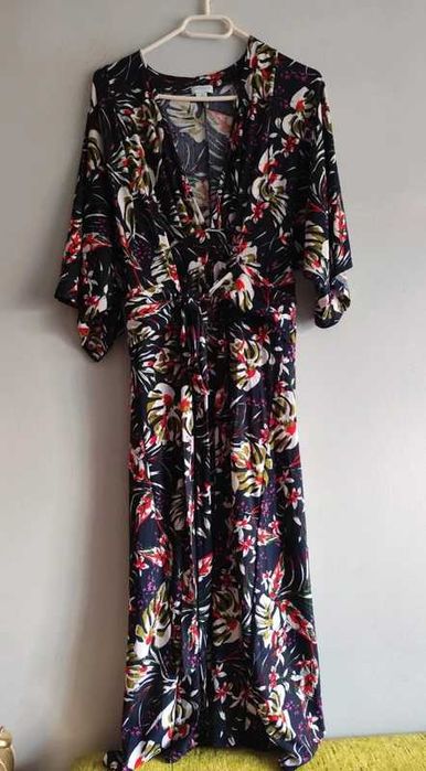 Granatowa długa sukienka w kwiatki wiązana blue vanilla plus size