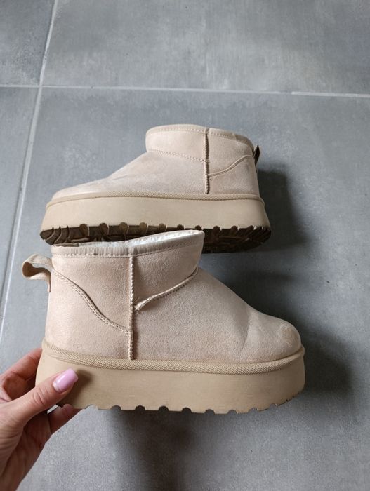 Kremowe buty damskie śniegowce typu Emu 37 Born2be