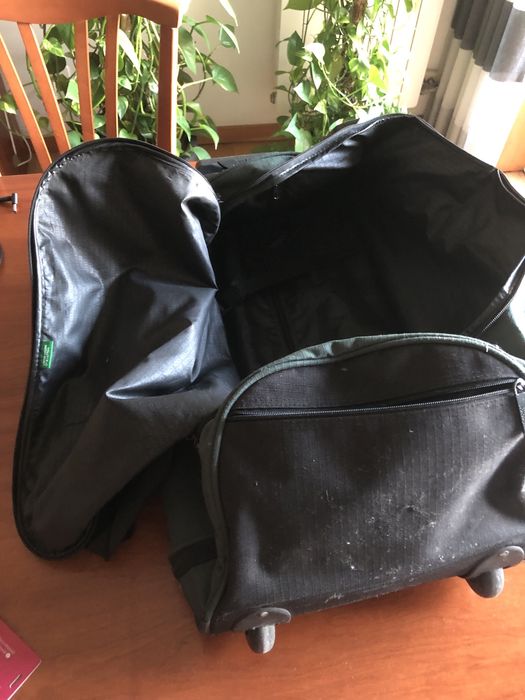 Mala de viagem com rodas,Benetton boa marca