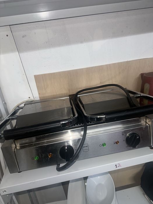 Metro bread toaster