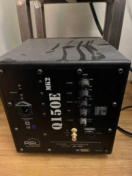 2 (dois) Subwoofers REL Q150E