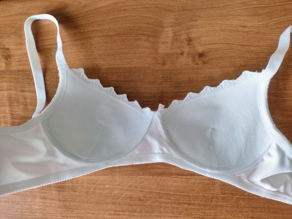 Biały stanik biustonosz 75A Naturana bez fiszbin