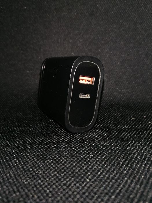 Samsung GT-S5660 + Adaptador Kuulaa + 3 Cabos USB - Para peças