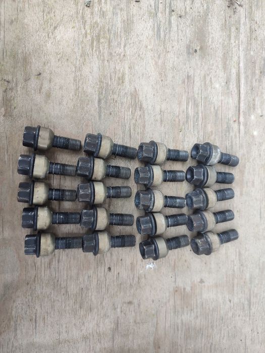 Porsche Macan Panamera Cayenne 911 Boxster Cayman Śruby Do Kół Alufelg