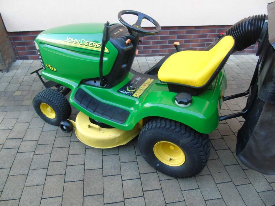 Traktorek kosiarka JOHN DEERE LT 133  13KM z pompą  kosz PO SERWISIE