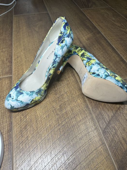 туфлі-човники на підборах від Karen Millen