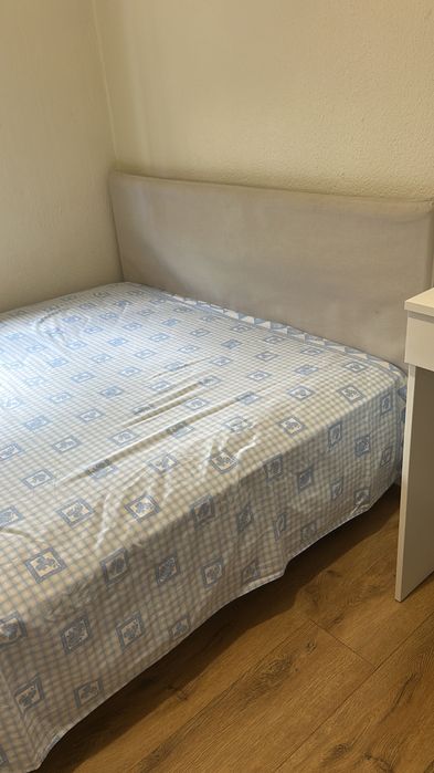 Cama casal IKEA com colchão