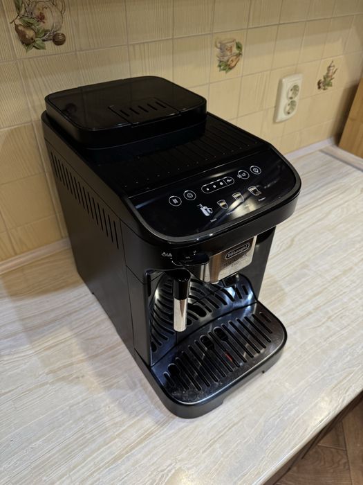 Кавомашина Delonghi Magnifica Evo