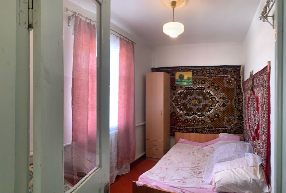 Терміново!продам будинок з ремонтом з виходом на воду