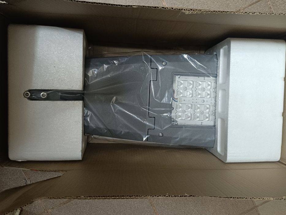 Lampa zewnętrzna 54W