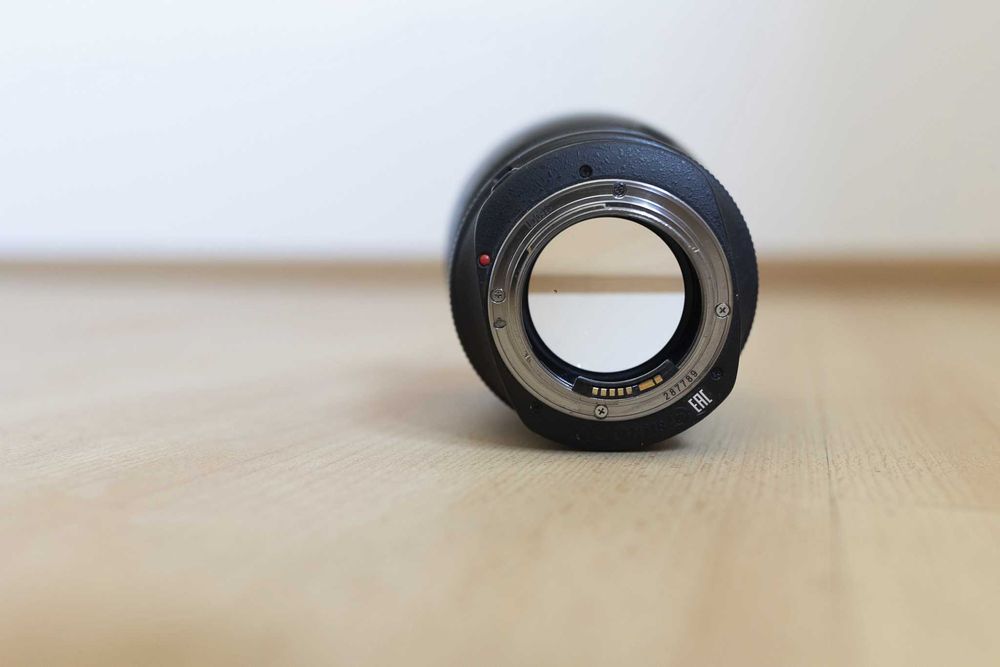Canon EF 85mm f/1.2 L II USM