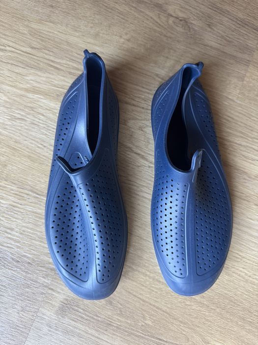 Sapatos aquáticos 2 tamanhos disponiveis