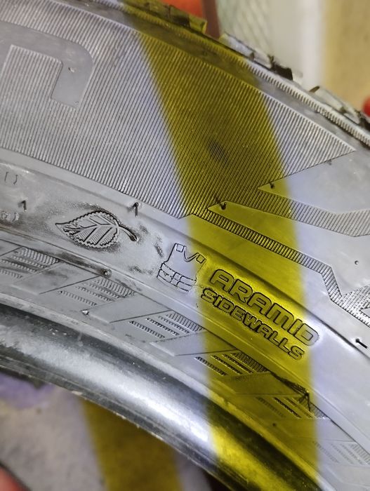 Mam do sprzedania komplet opon wielosezonowych o rozmiarze 225×65×17