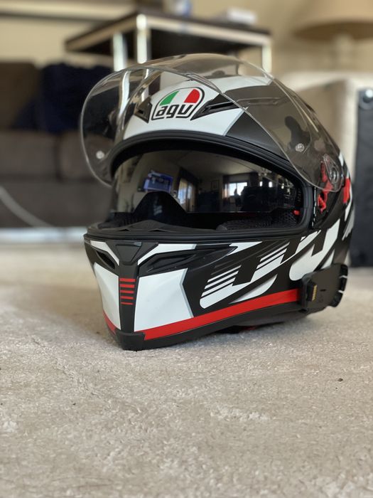 Capacete AGV com kit PACKTALK CARDO BOLD