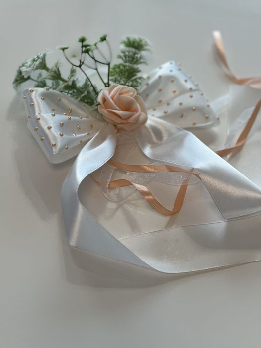 Dekoracje ślubne na auto Samochód Kokardy na klamki 4 szt. Biel