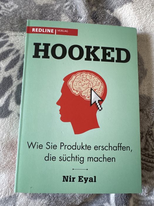 Hooked book на немецком