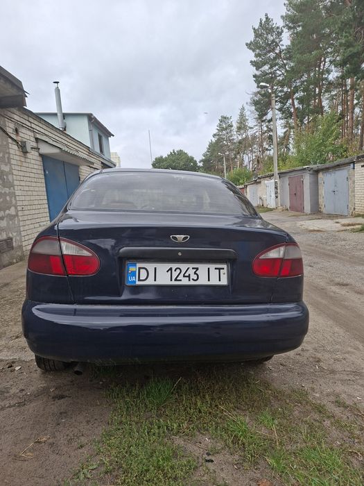 Автомобиль Ланос.