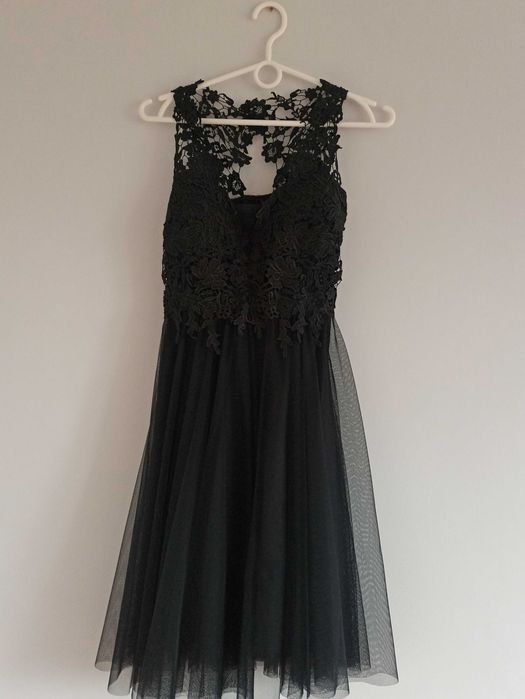 Czarna elegancka sukienka