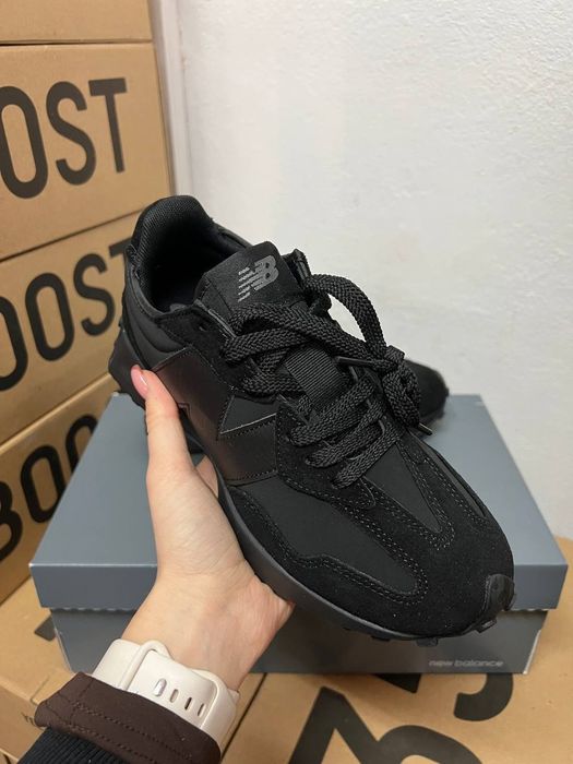 36-45 New Balance 327 Full Black