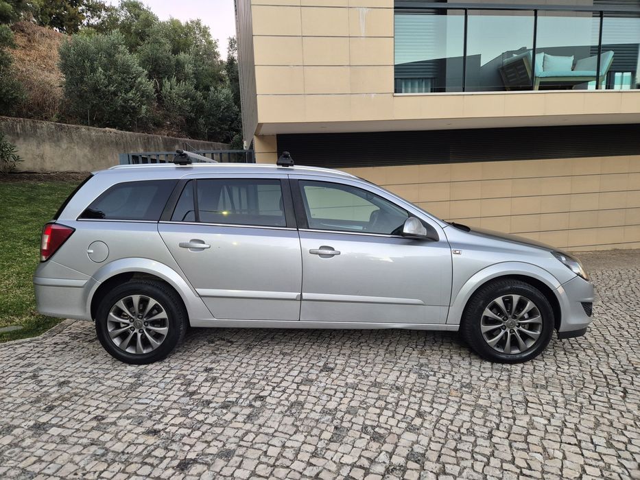 Opel astra 1.7 cdti 125 cv Nacional — photo 3