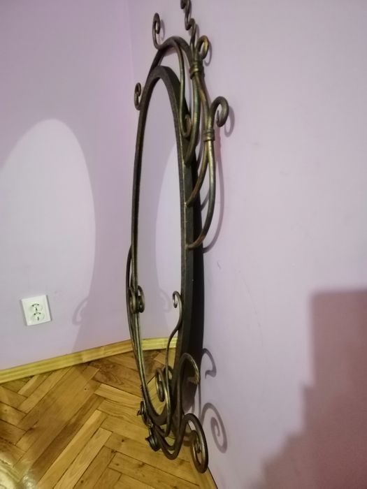 Коване дзеркало