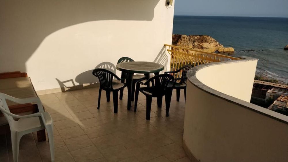 Apartamento T1 situado beira mar praia da rocha