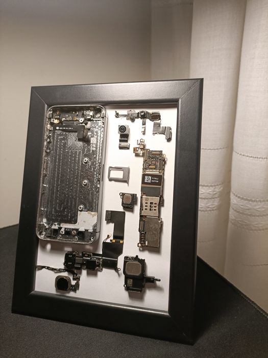 Quadro iphone 5 desmontado
