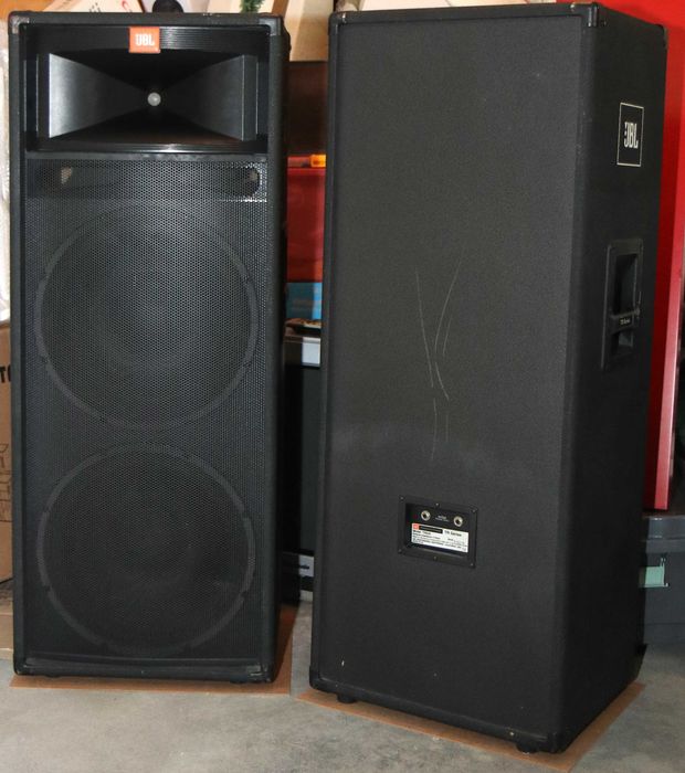 2 Colunas JBL TR225 para som de palco