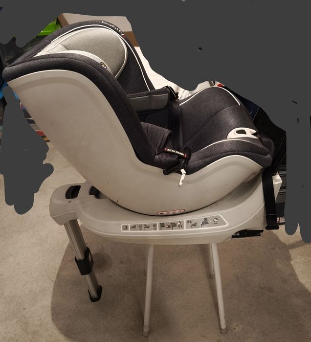 Vendo cadeira rotativa 360 com isofix