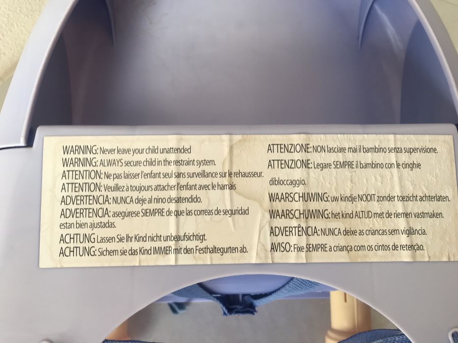 Cadeira de refeição de bebé