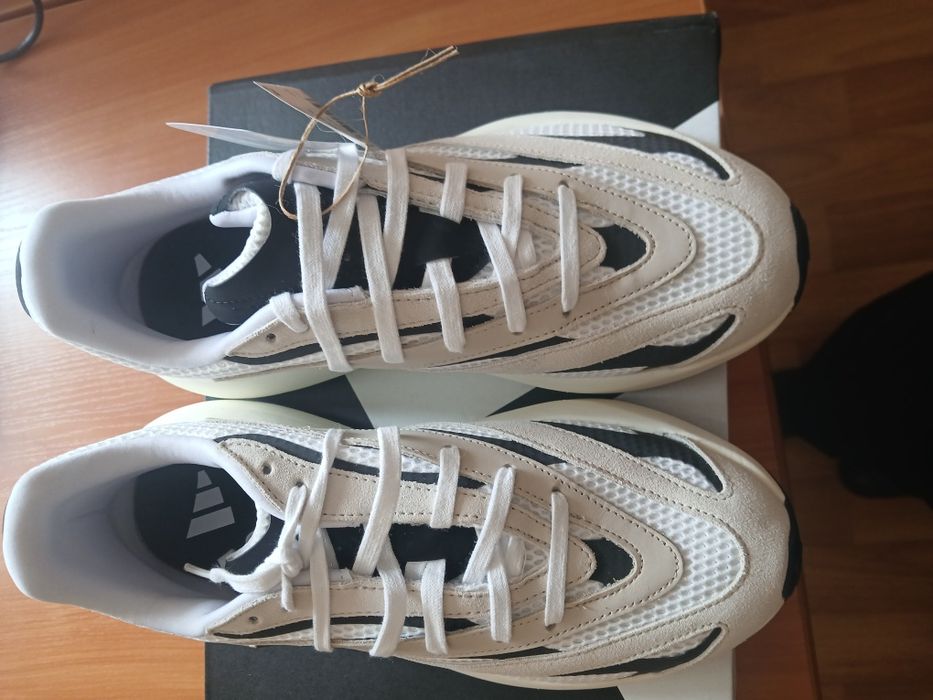 Кросівки adidas жіночі