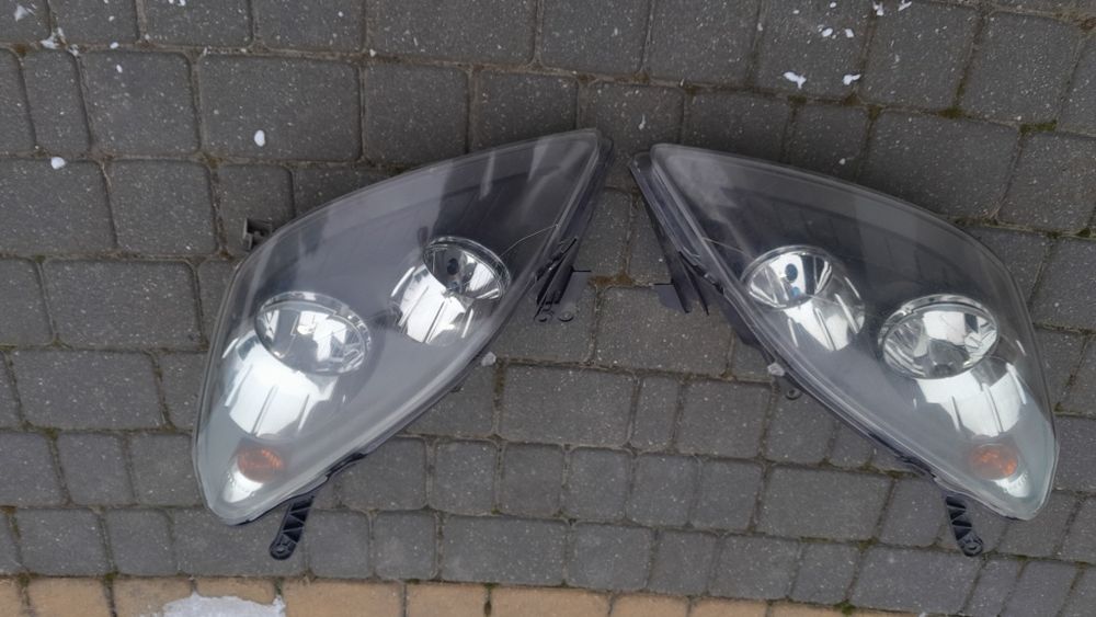 Opel Zafira B lampa przód przednie lampy europa kpl prawa lewa