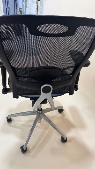 Cadeira de Escritório Ergonômica com Rodinhas