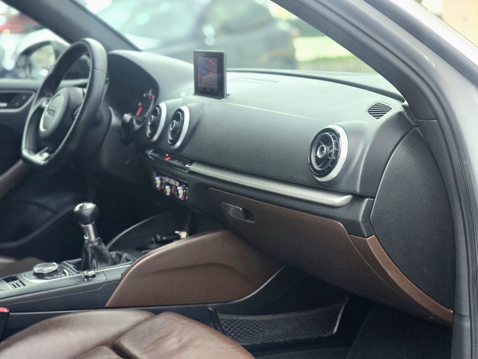 AUDI A3 SPORTBACK S LINE PLUS 1.6TDI 110CV “LOOK RS3”