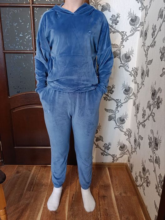 Спортивний костюм жіночий 42